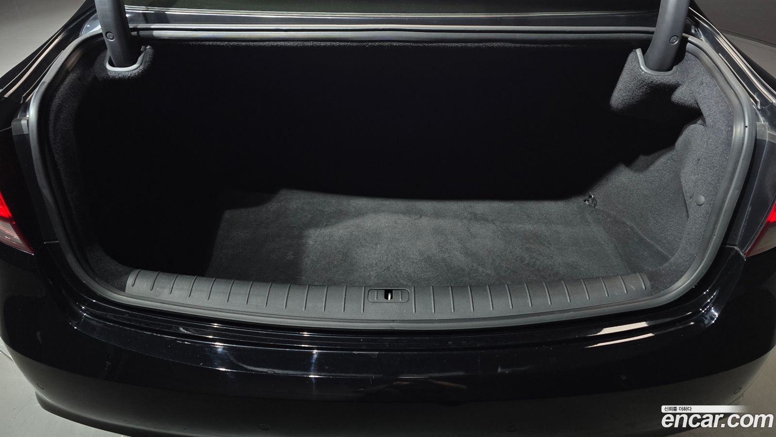Hyundai Aslan