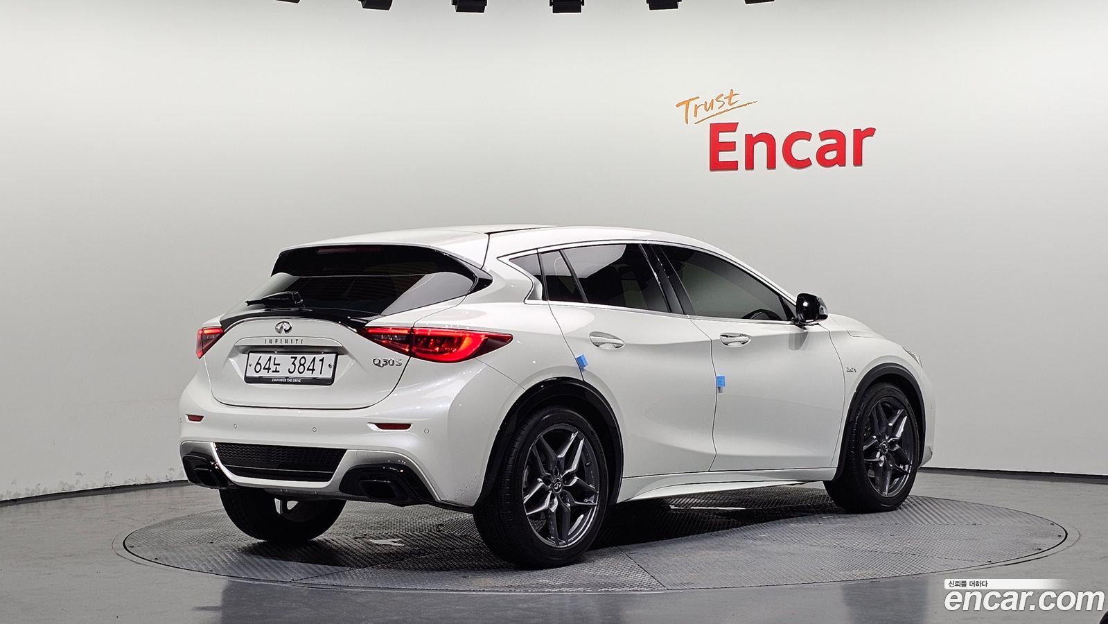 Infiniti Q30