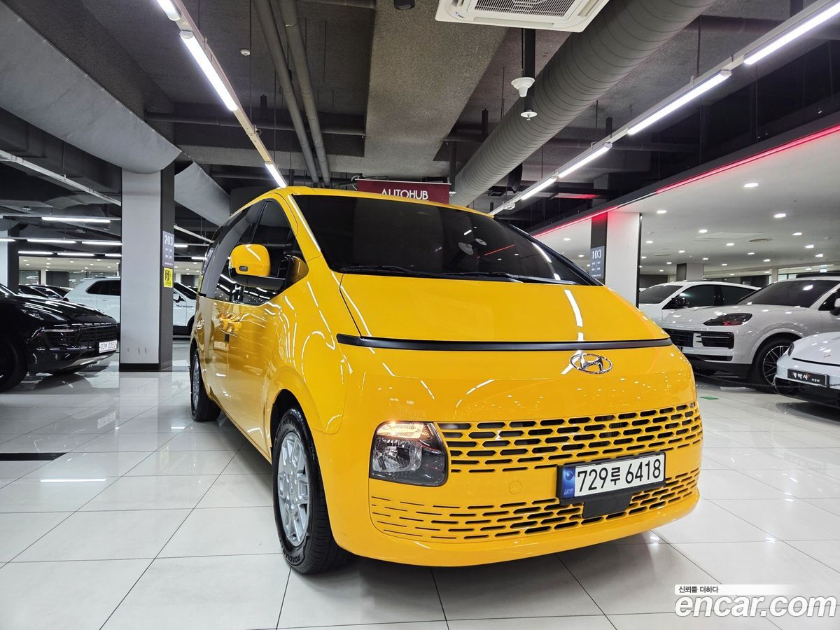 Hyundai Staria