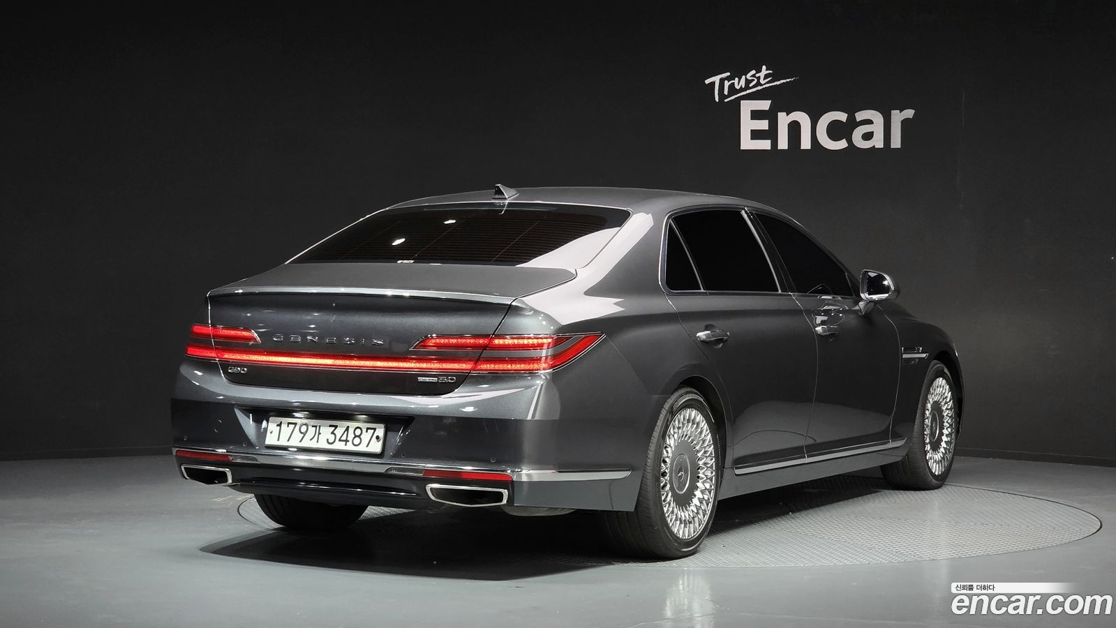 Genesis G90