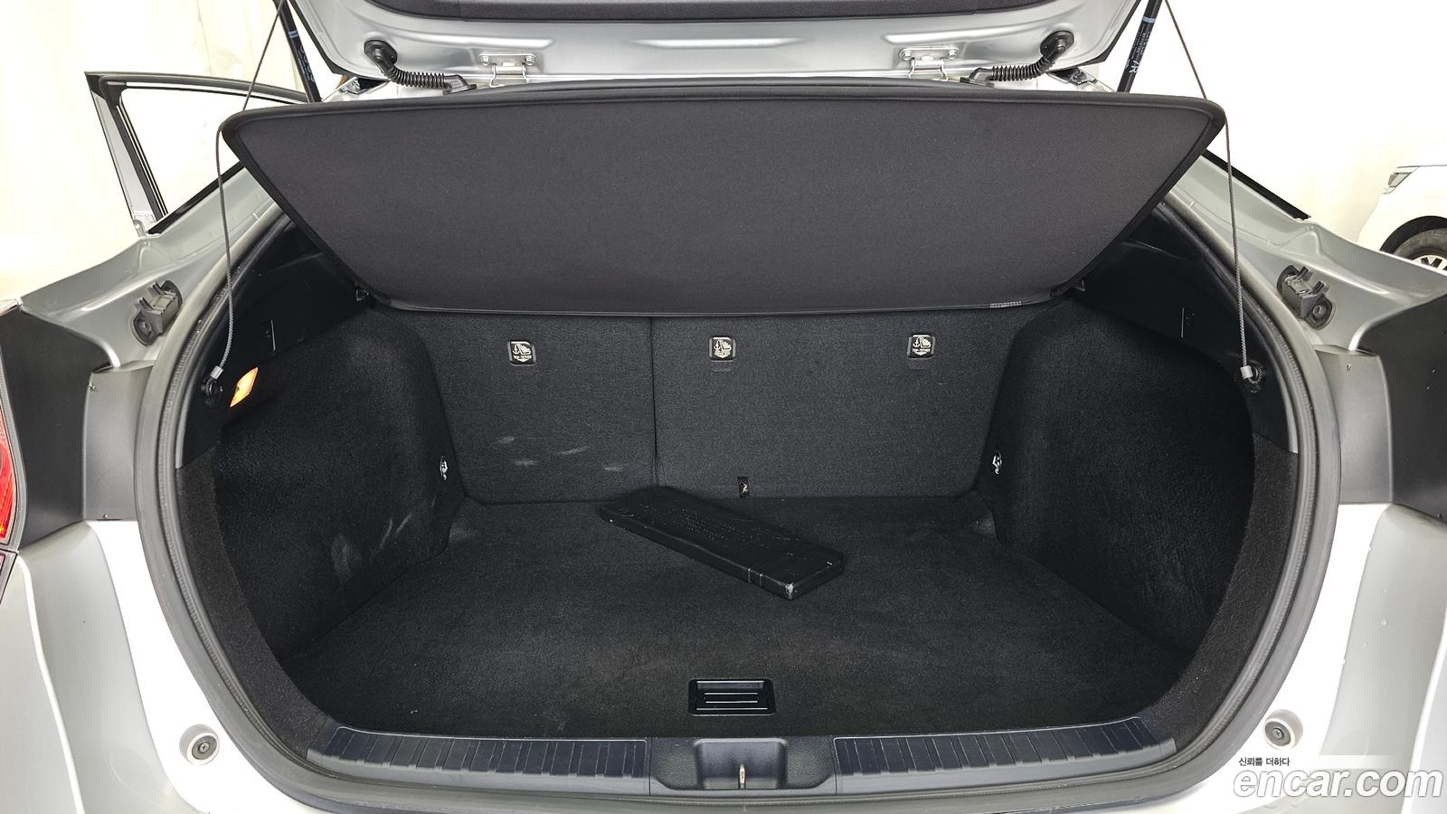 Toyota Prius Mk4