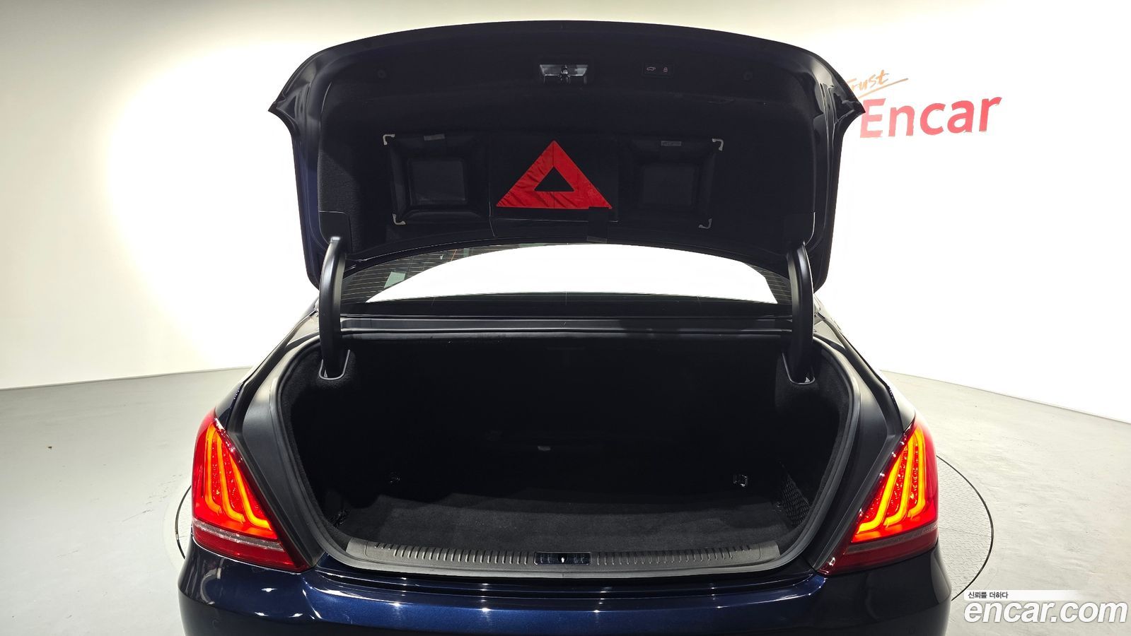 Genesis EQ900