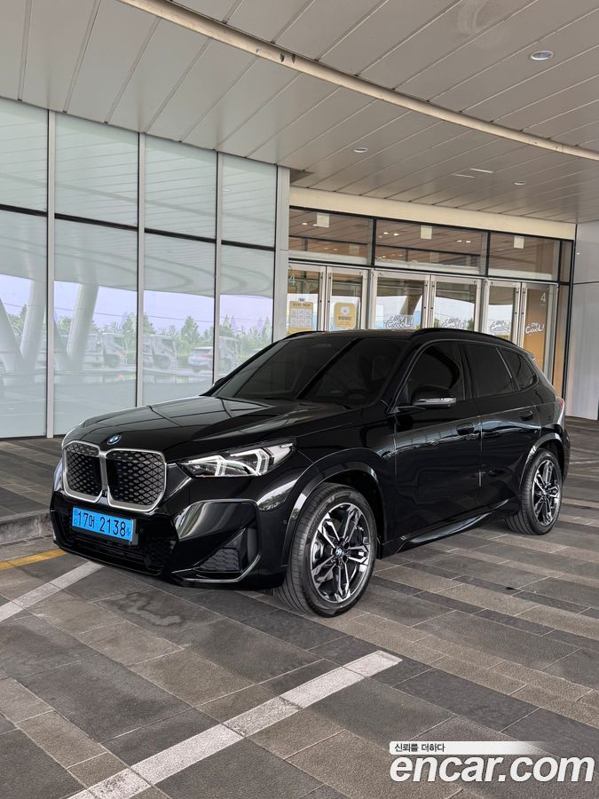 BMW iX1