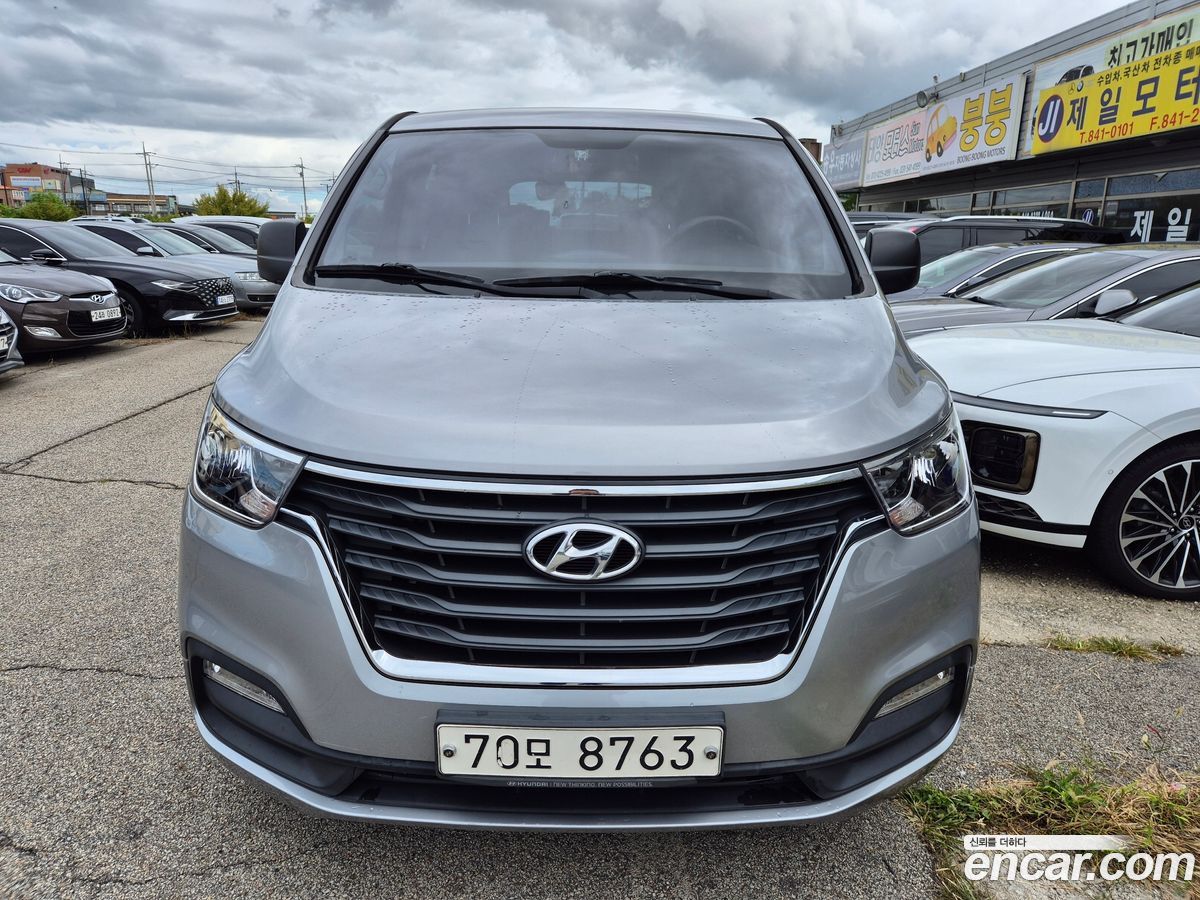 Hyundai Starex