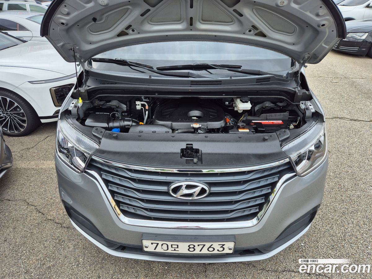 Hyundai Starex