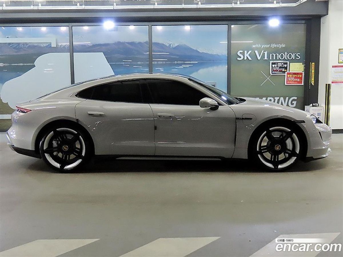 Porsche Taycan