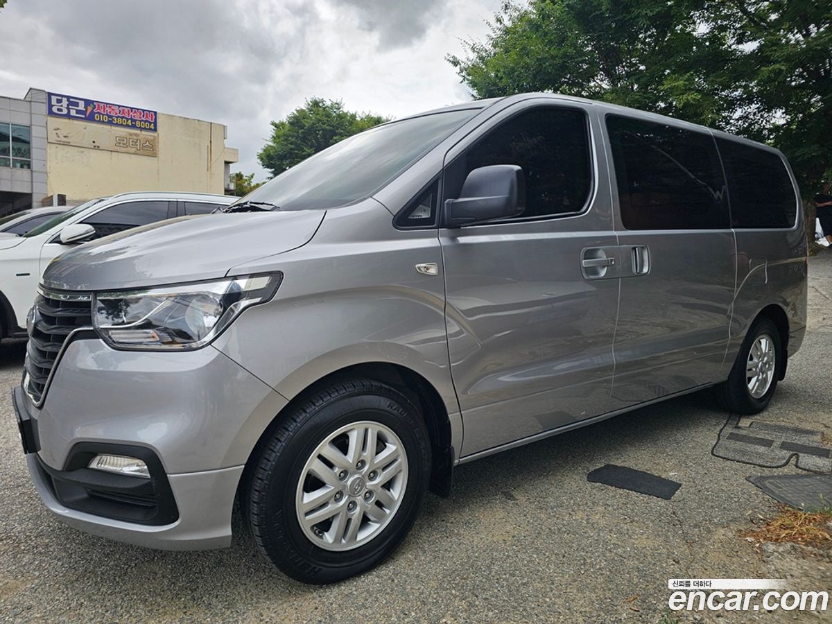 Hyundai Starex