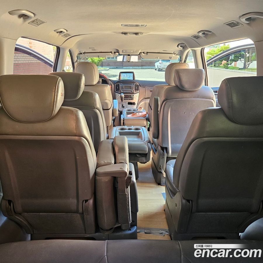Hyundai Starex