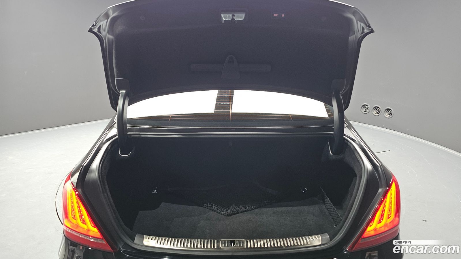 Genesis EQ900