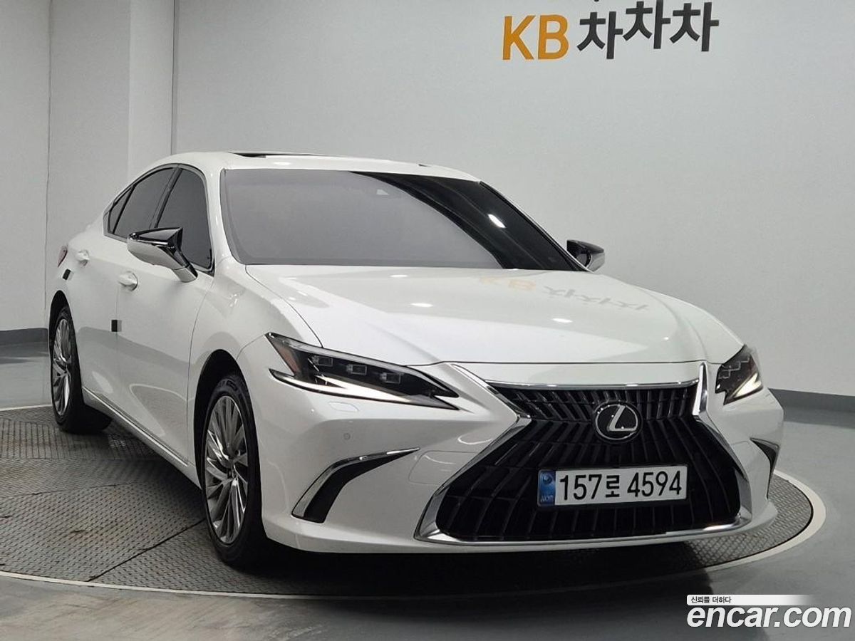 Lexus ES Mk7