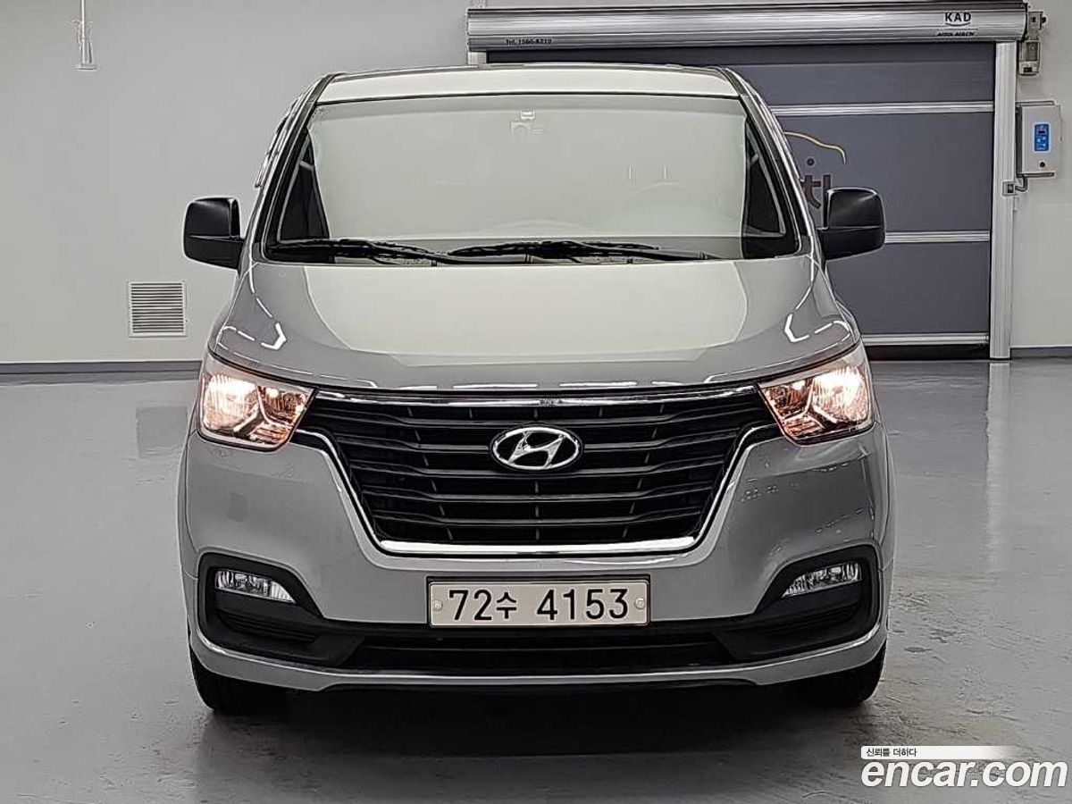 Hyundai Starex