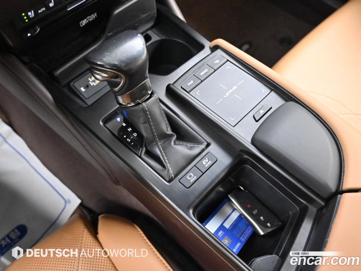 Lexus ES Mk7