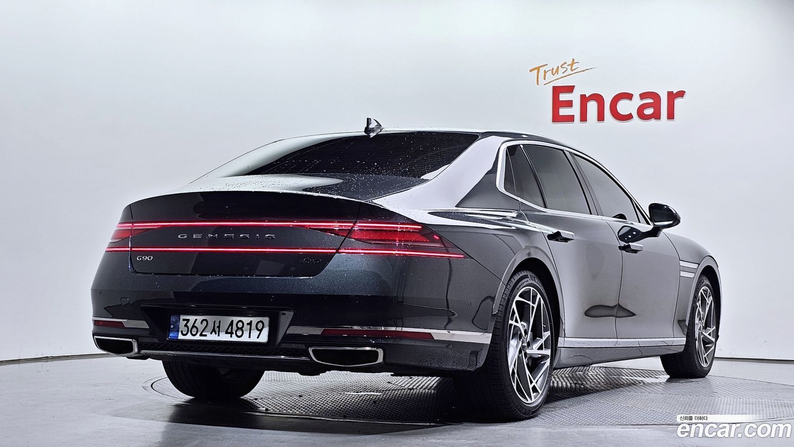Genesis G90