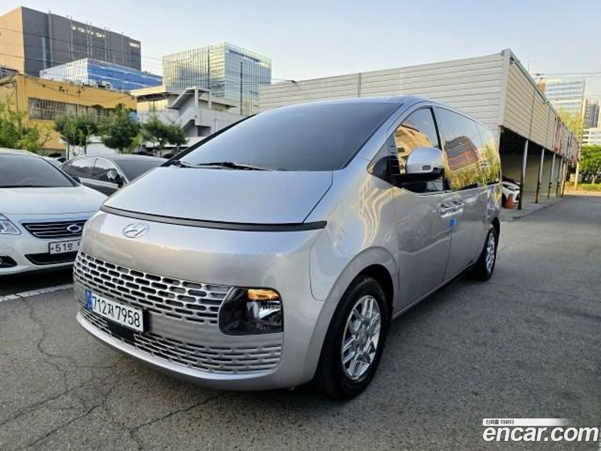 Hyundai Staria