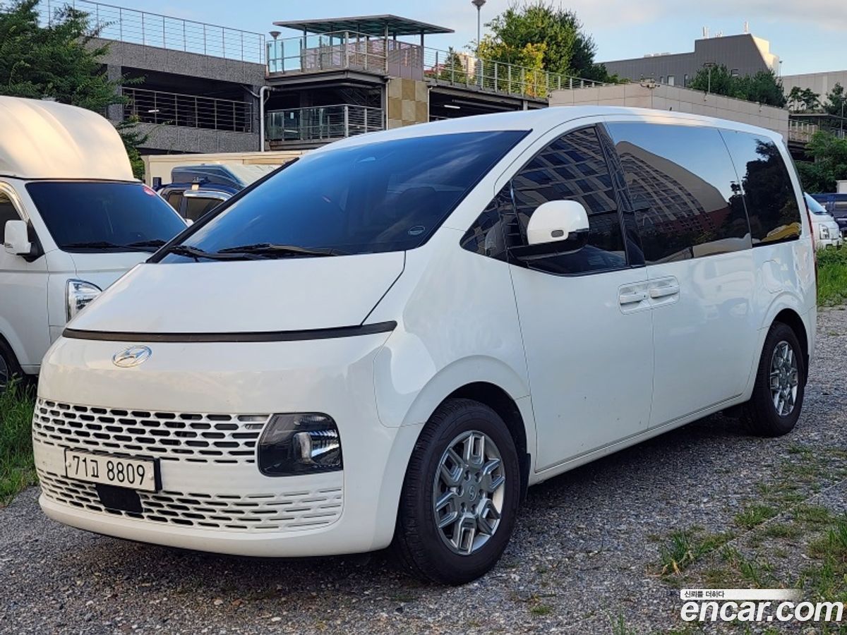 Hyundai Staria