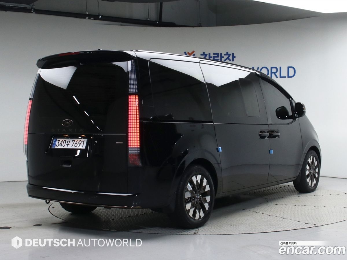 Hyundai Staria
