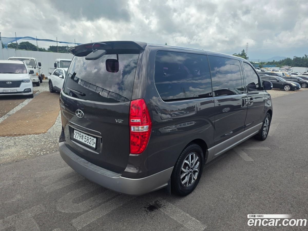 Hyundai Starex