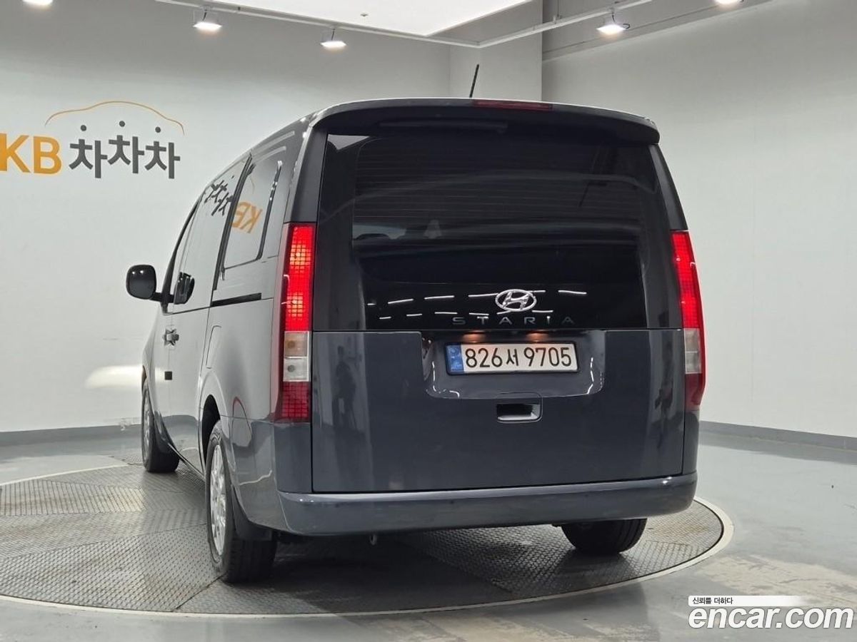Hyundai Staria