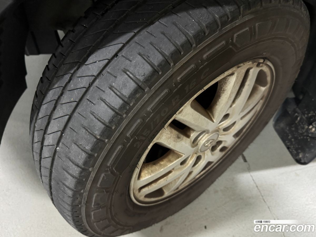 Hyundai Starex