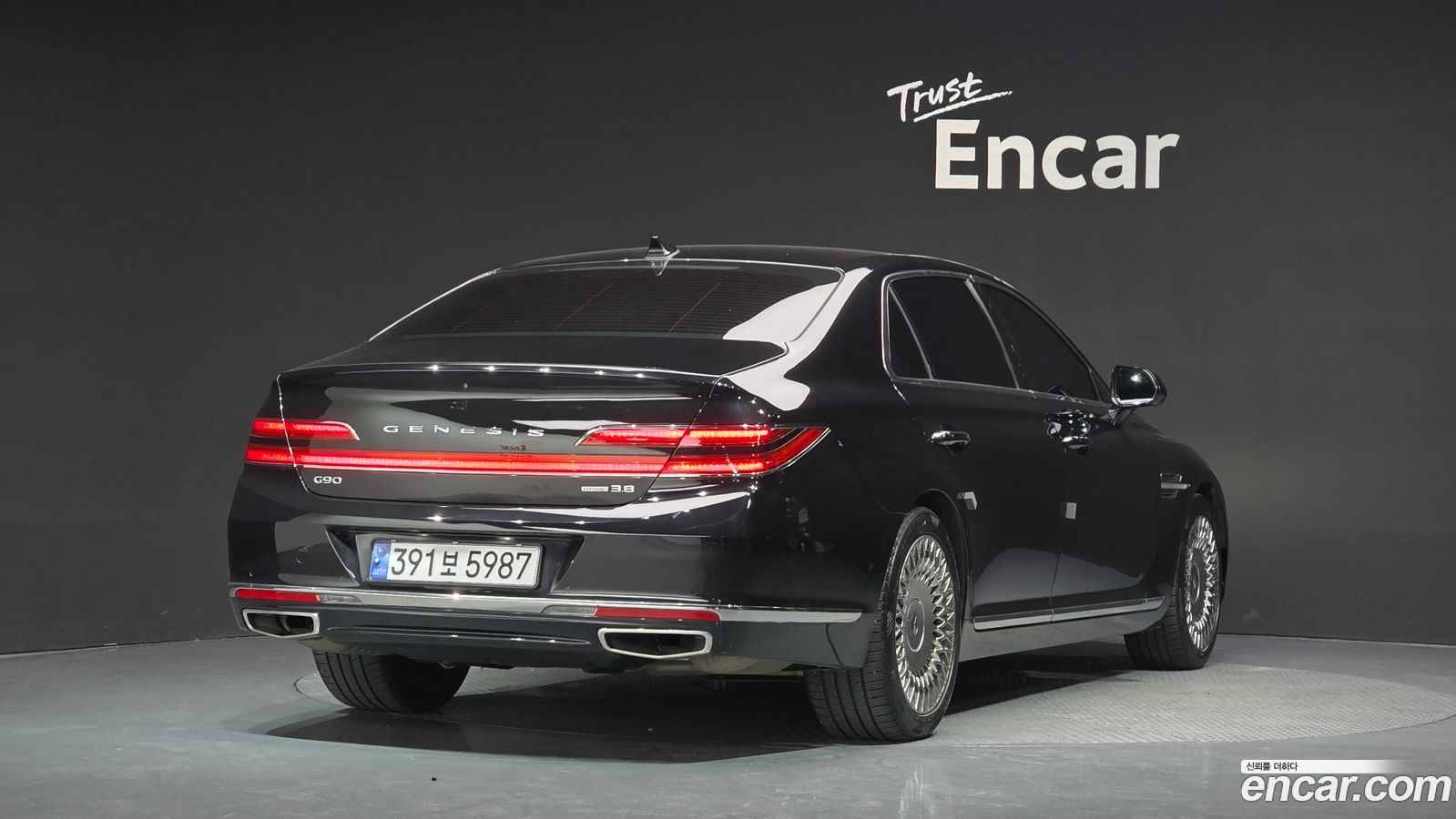Genesis G90