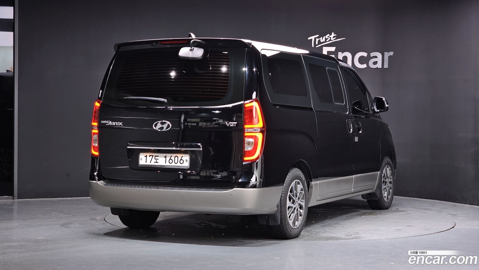 Hyundai Starex