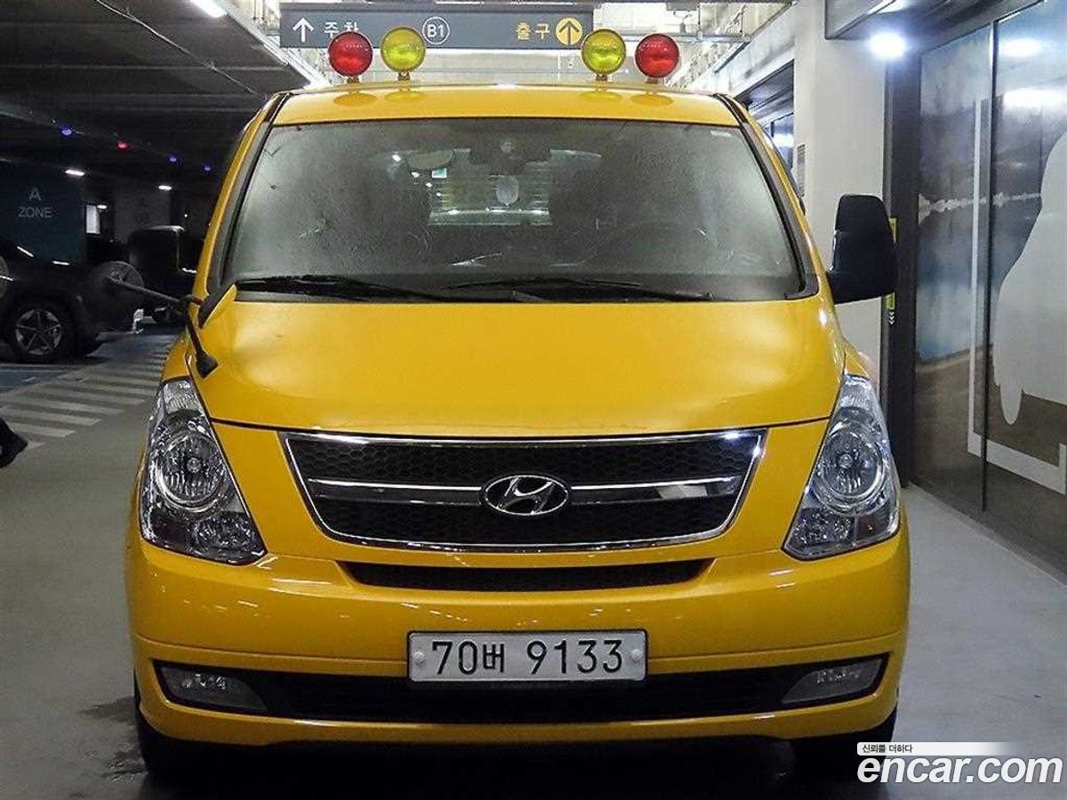 Hyundai Starex