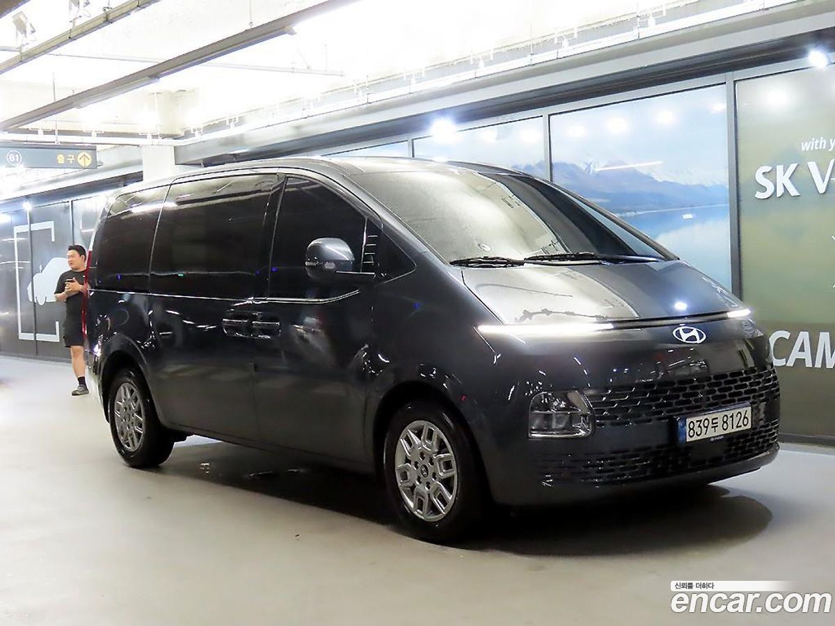 Hyundai Staria
