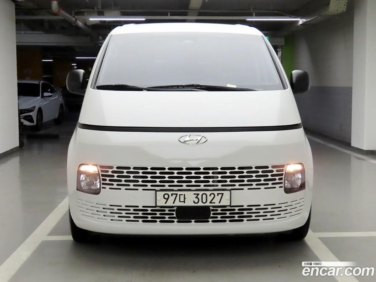 Hyundai Staria