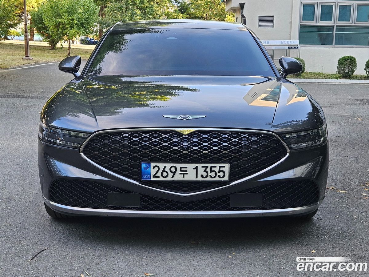 Genesis G90