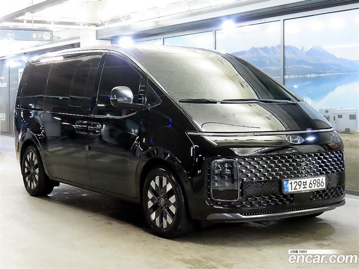 Hyundai Staria