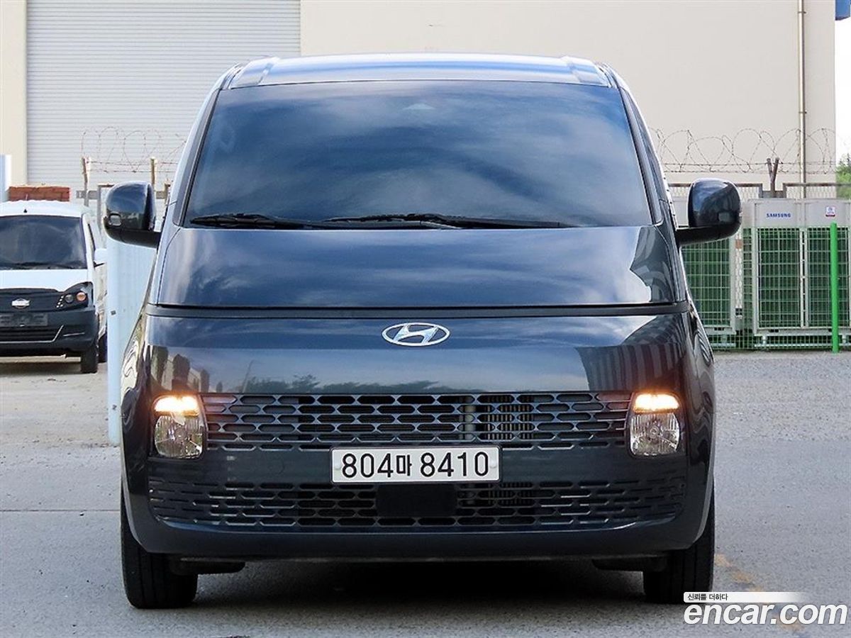 Hyundai Staria