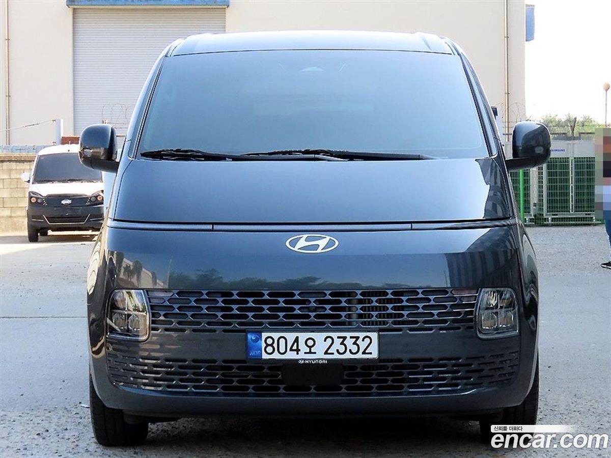 Hyundai Staria