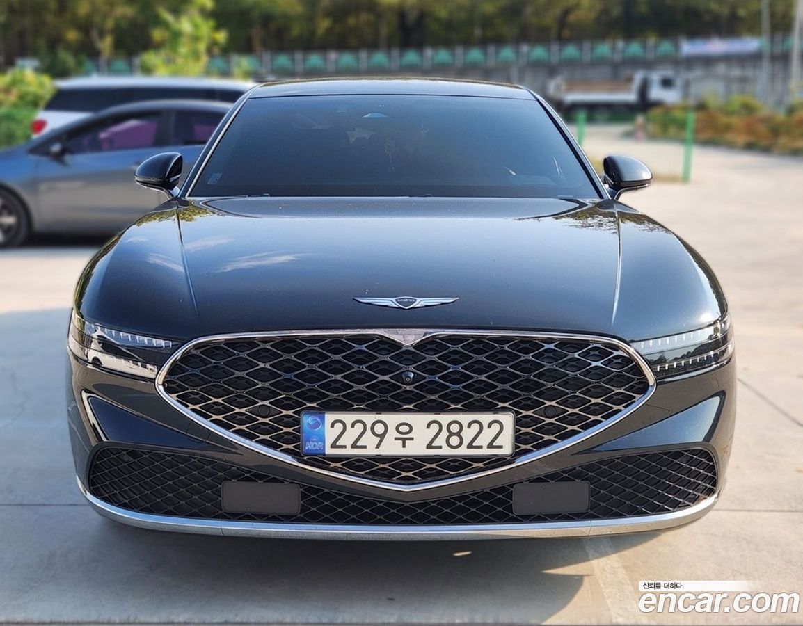 Genesis G90