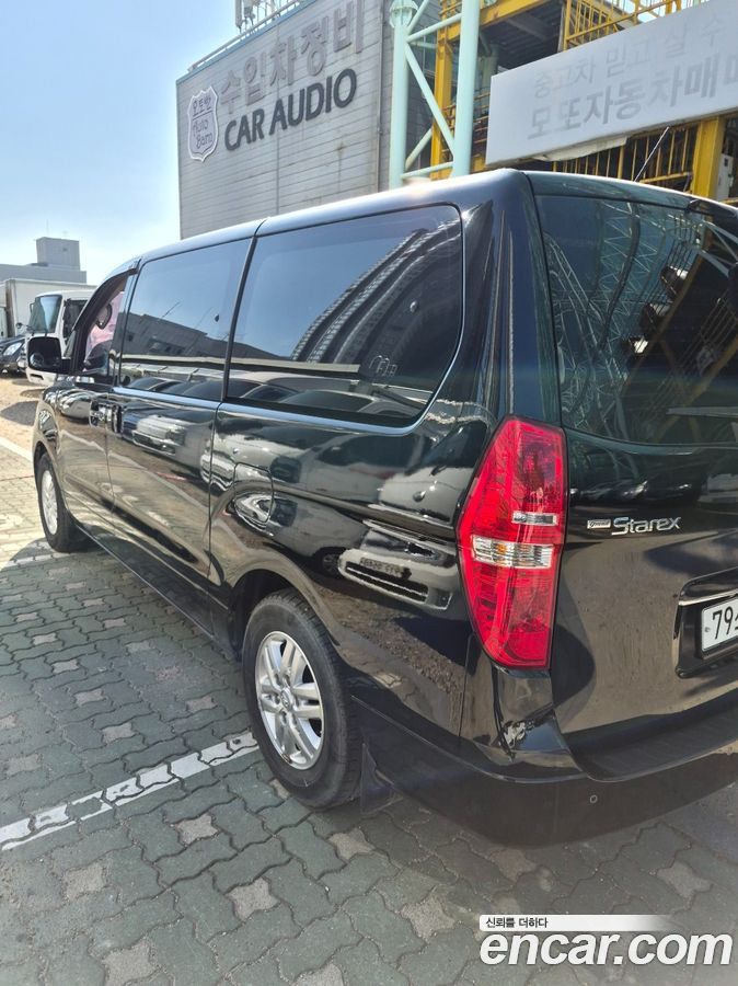 Hyundai Starex