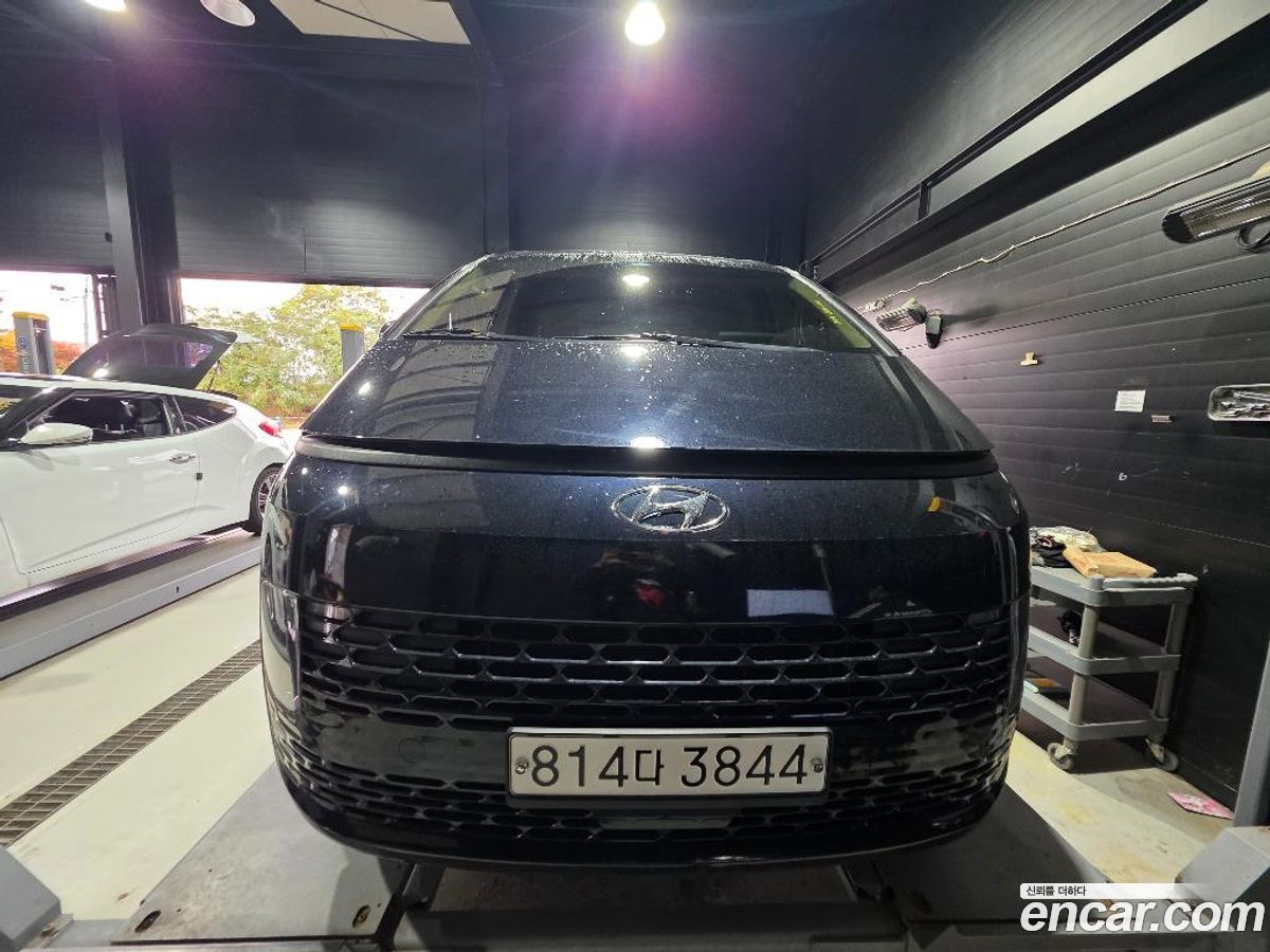 Hyundai Staria