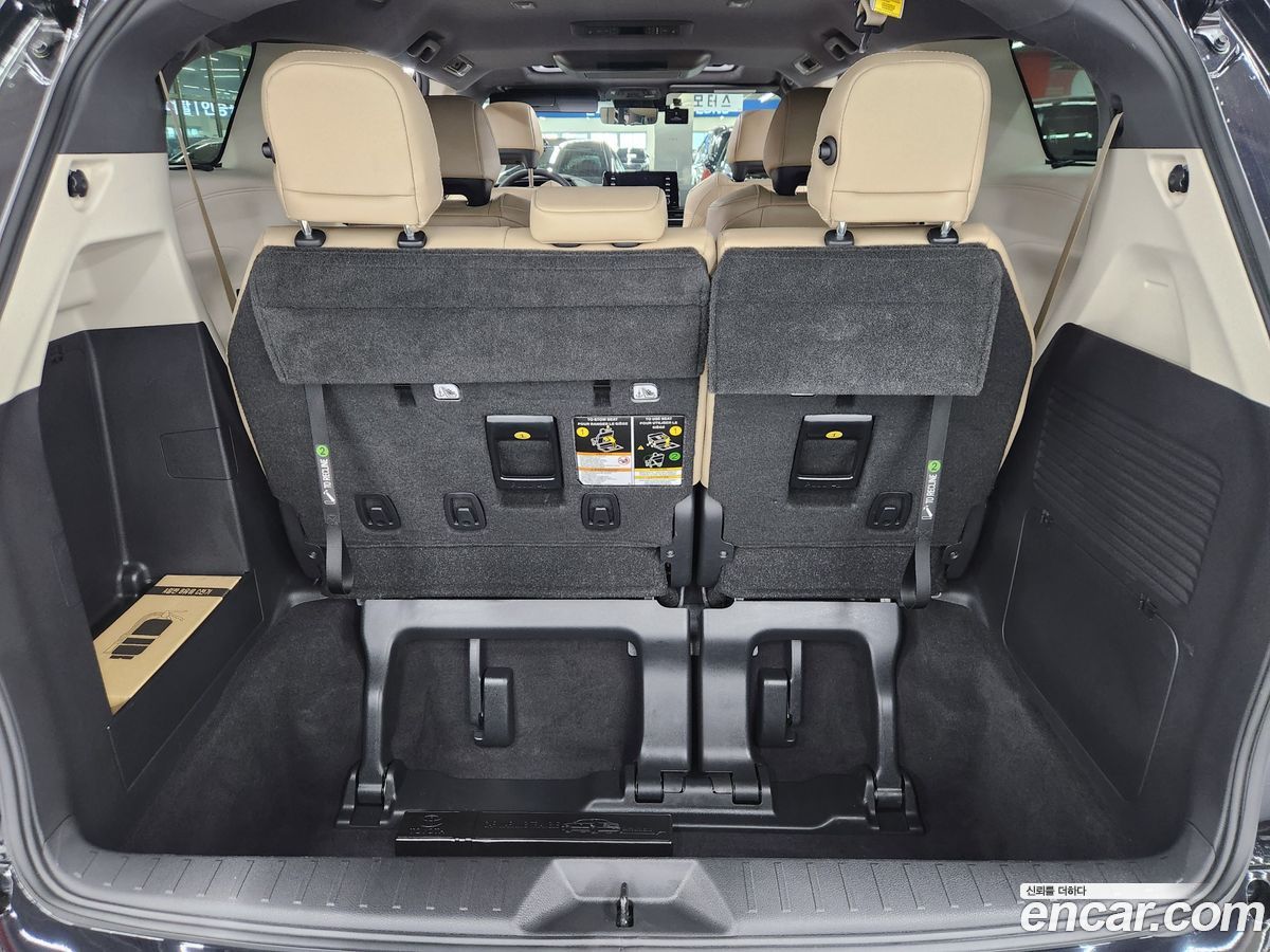 Toyota Sienna Mk4