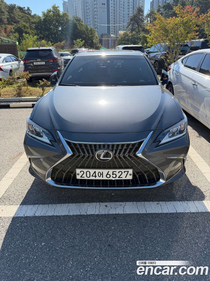 Lexus ES Mk7