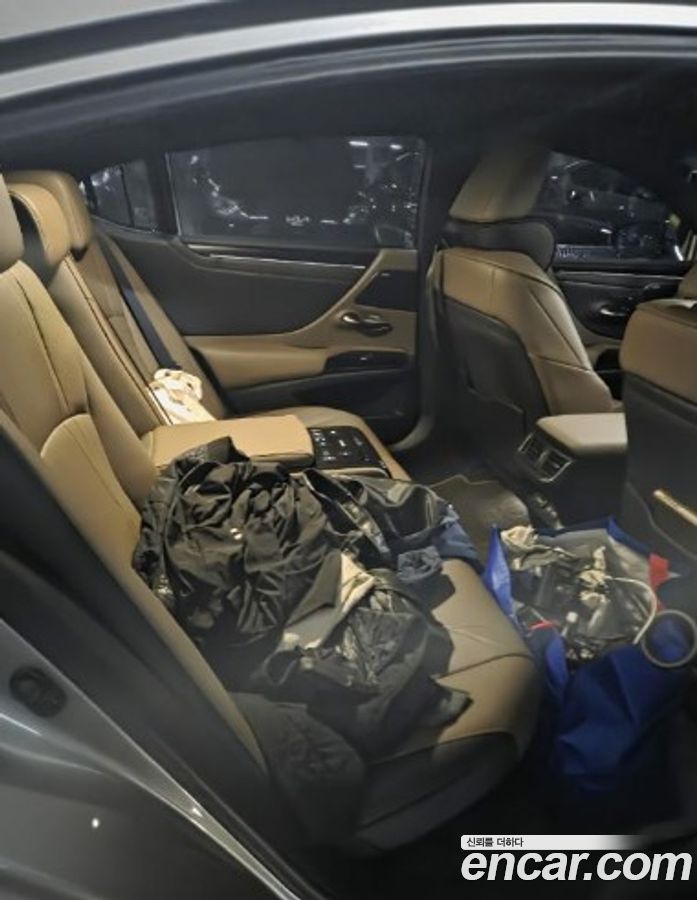 Lexus ES Mk7