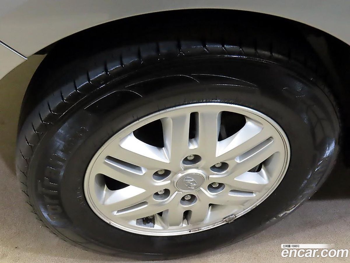 Hyundai Starex
