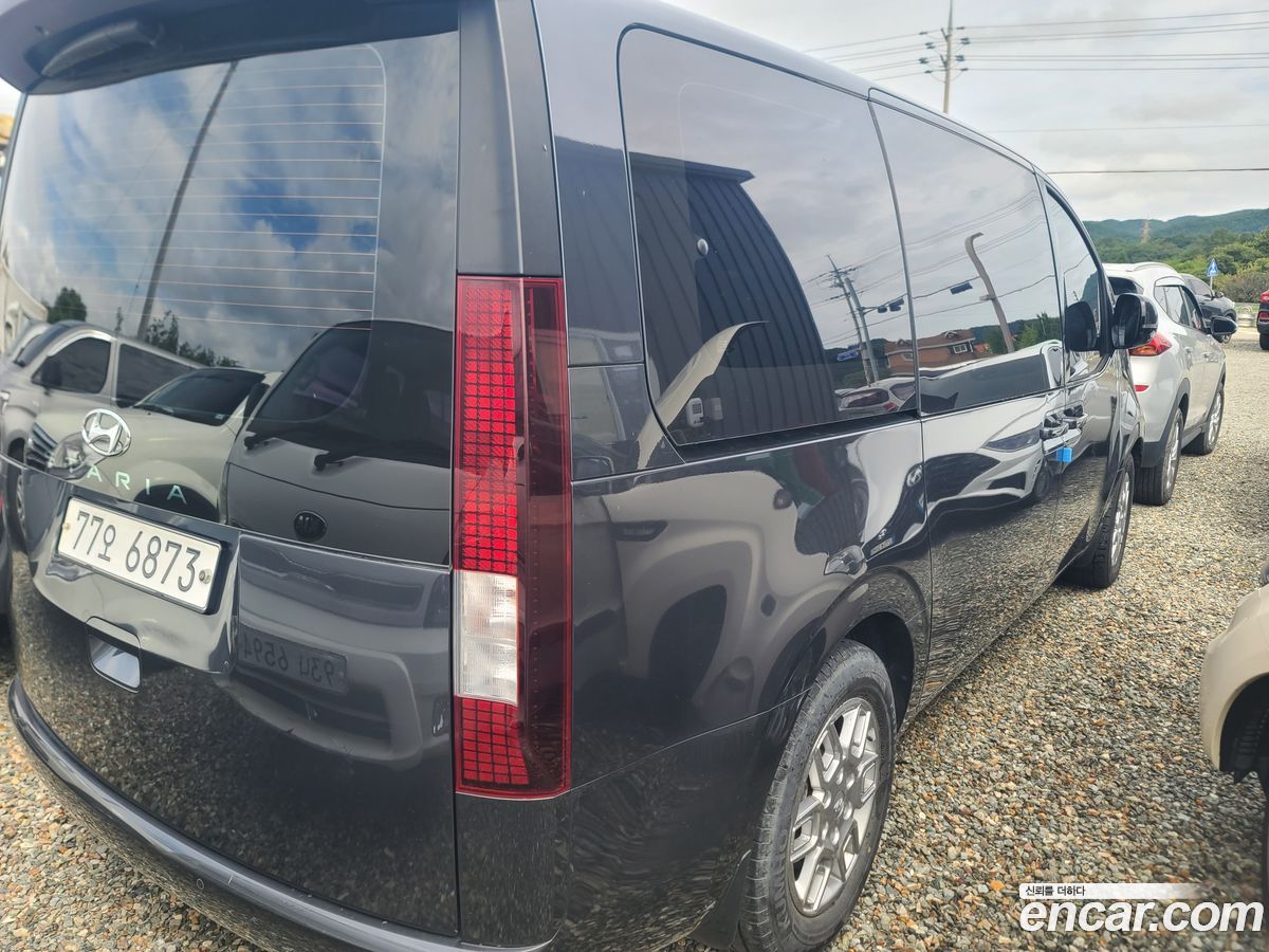 Hyundai Staria