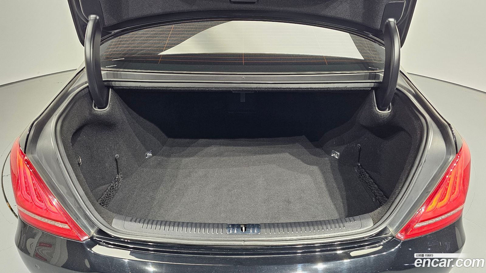 Genesis EQ900
