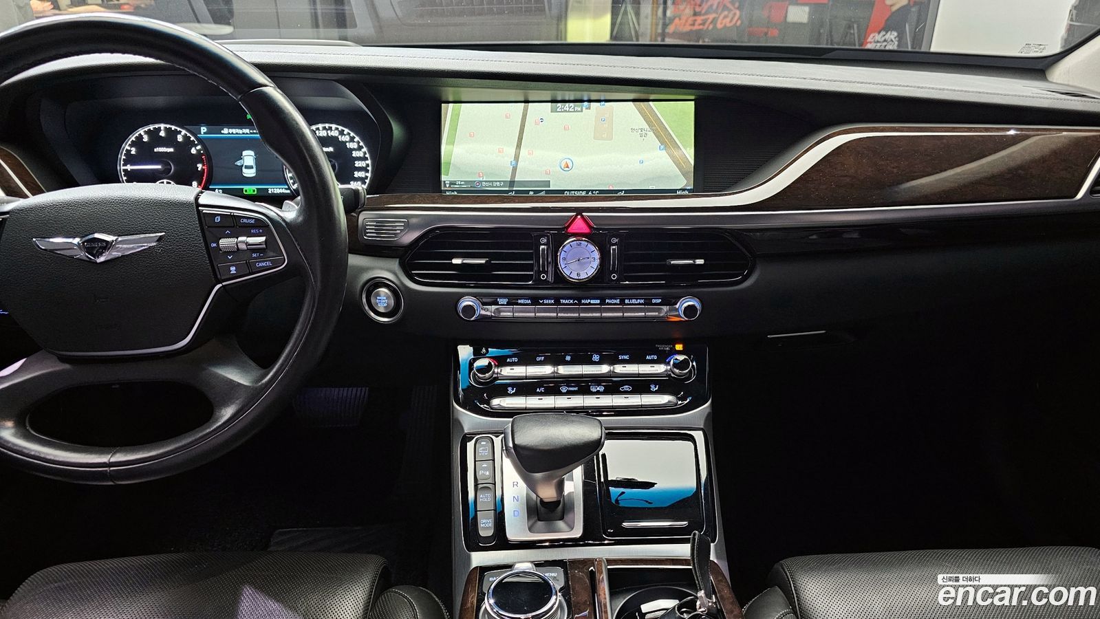 Genesis EQ900