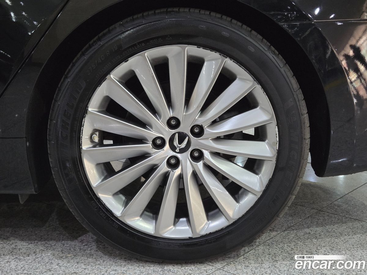 Hyundai Equus