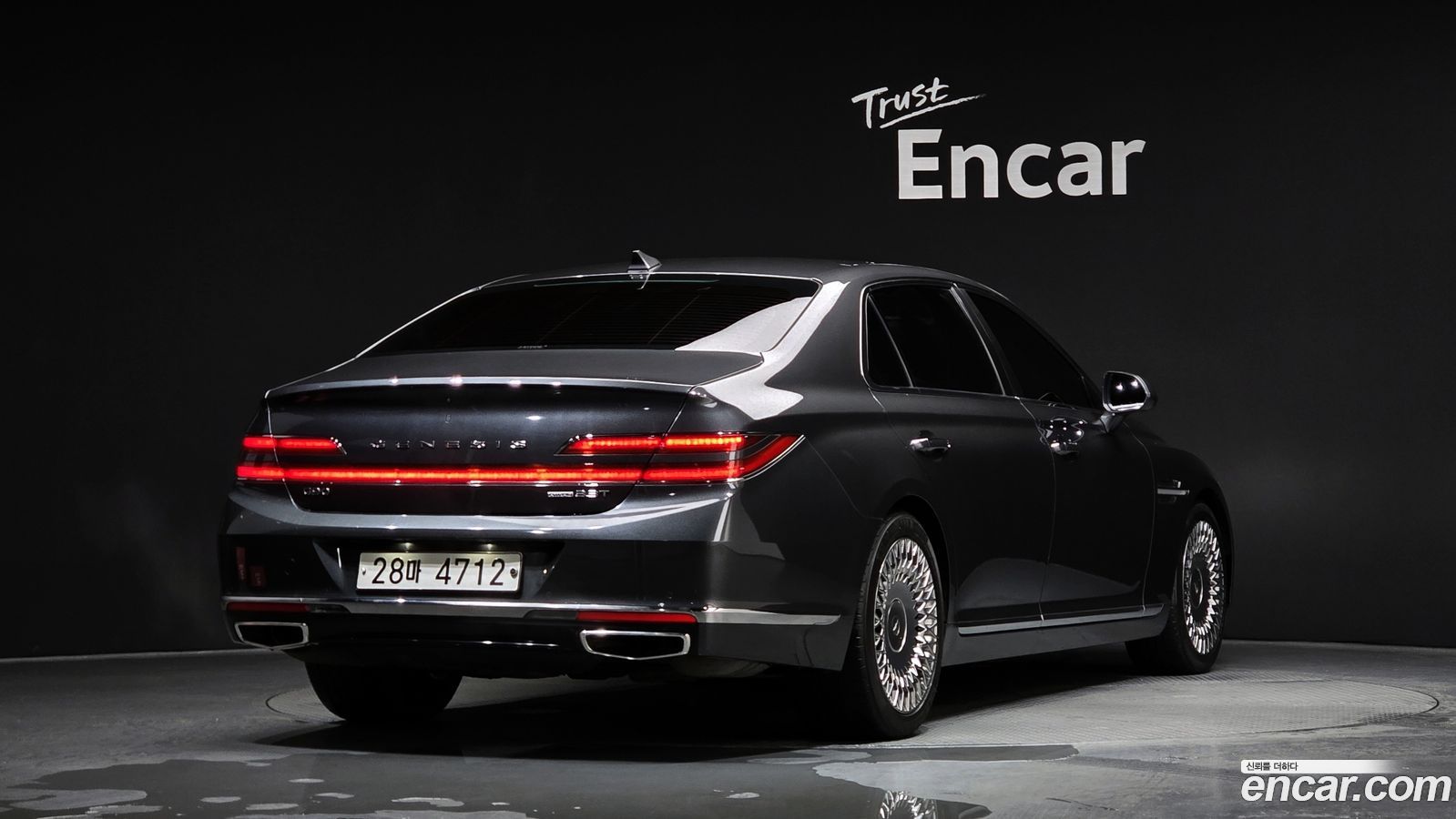 Genesis G90