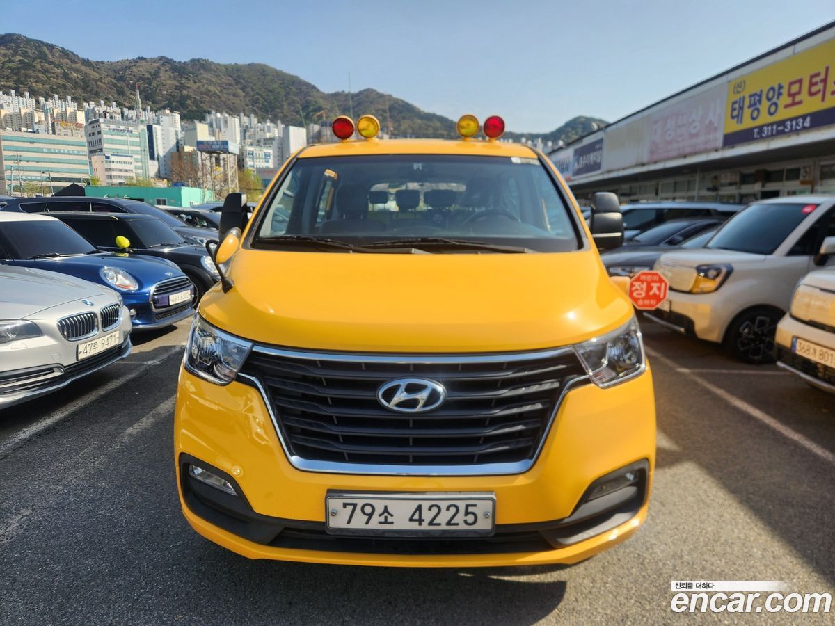Hyundai Starex