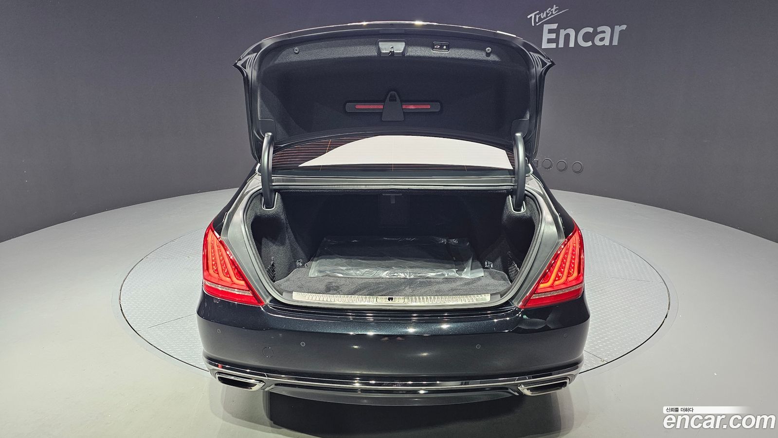 Genesis EQ900