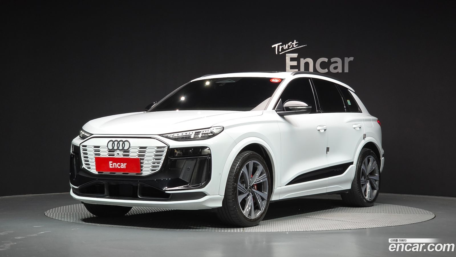 Audi SQ6 e-tron