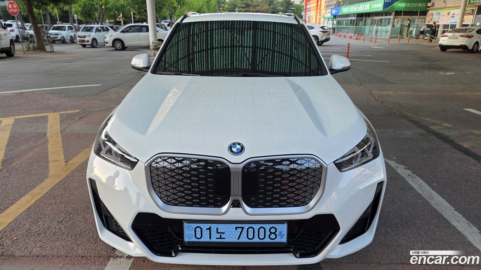 BMW iX1