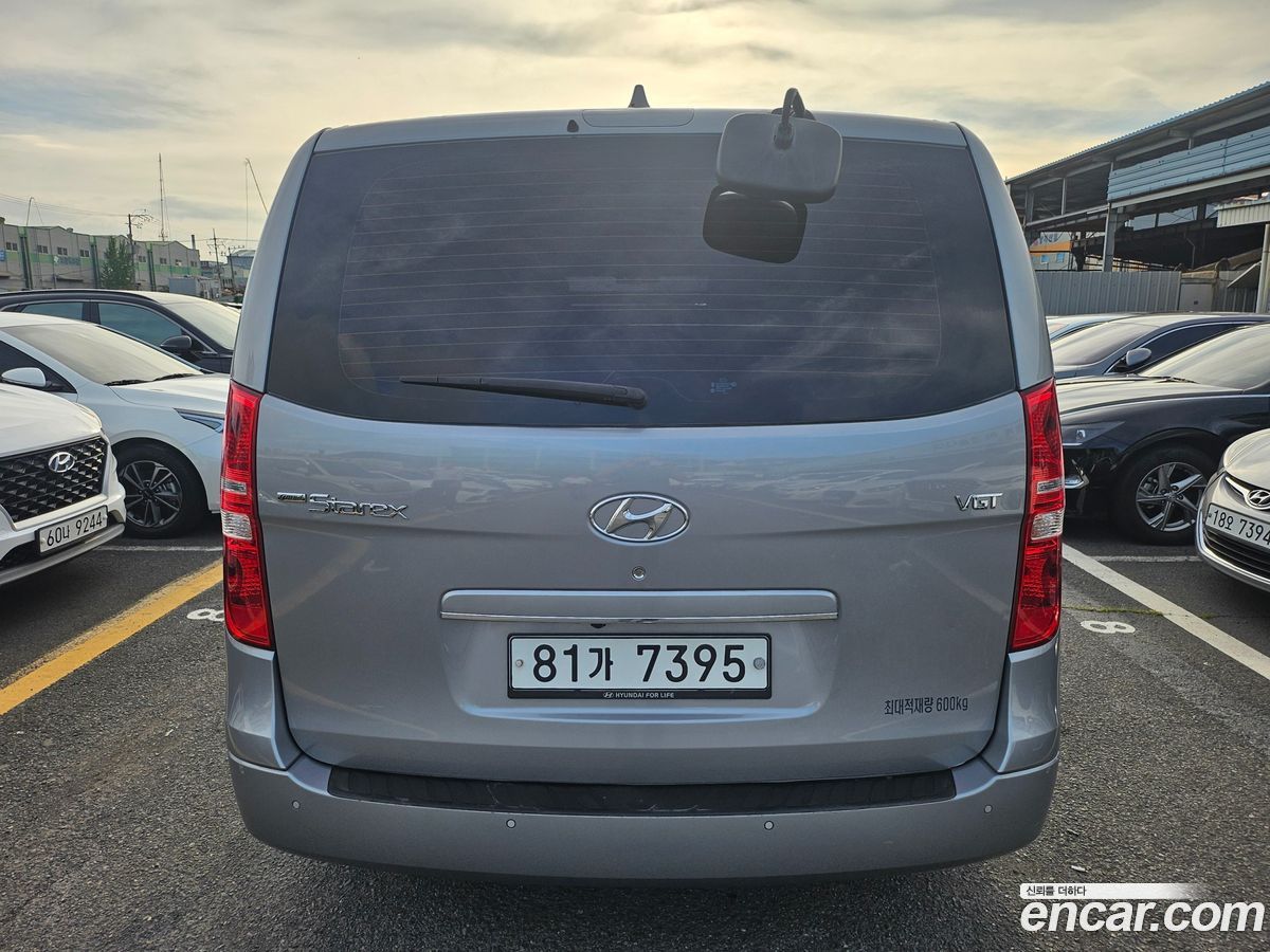 Hyundai Starex