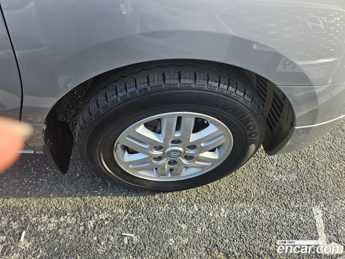 Hyundai Starex